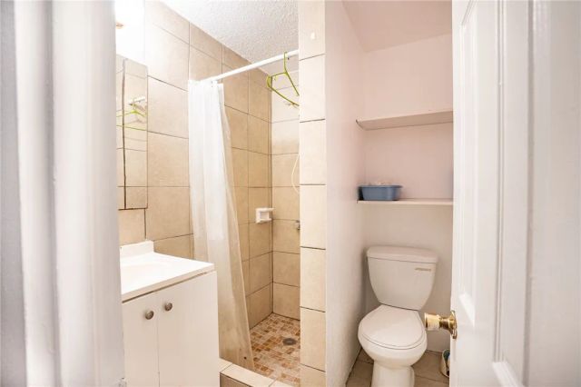 4317 Winchester, Los Angeles, CA 90032