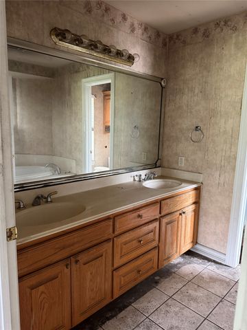 4855 Woodlawn Road, Sherman, TX 75090