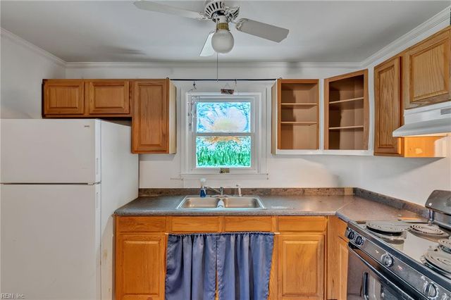 716 Grove ST, Hampton, VA 23664