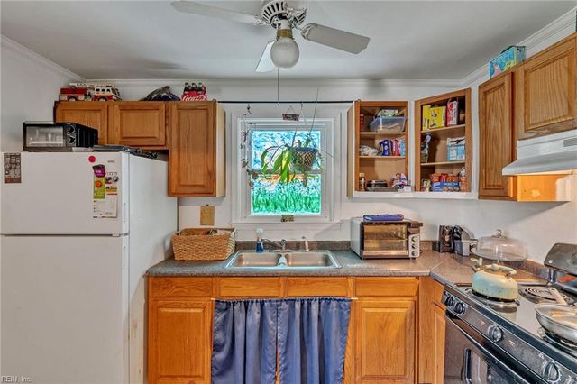 716 Grove ST, Hampton, VA 23664