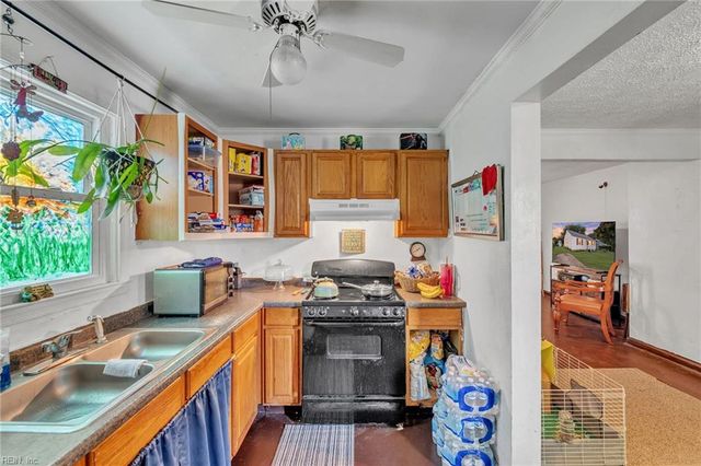 716 Grove ST, Hampton, VA 23664