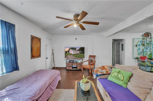 716 Grove ST, Hampton, VA 23664