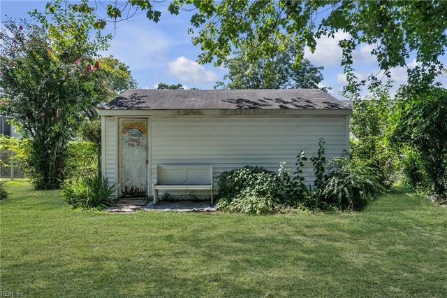 716 Grove ST, Hampton, VA 23664
