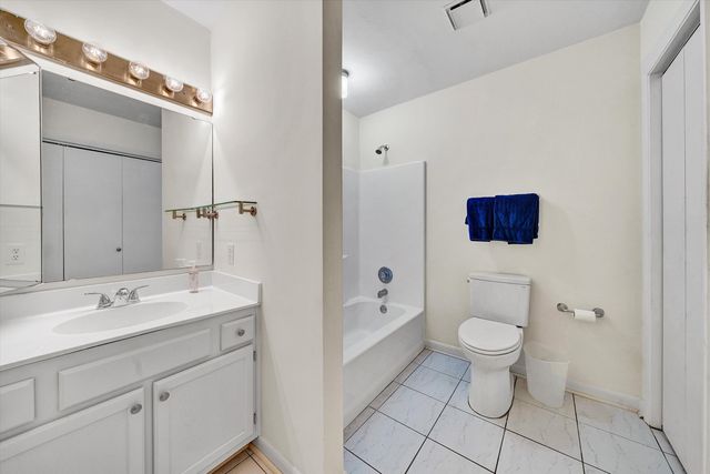 411 Windward DR SW 411, Roanoke, VA 24018