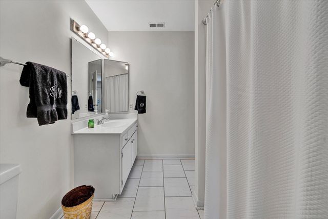 411 Windward DR SW 411, Roanoke, VA 24018