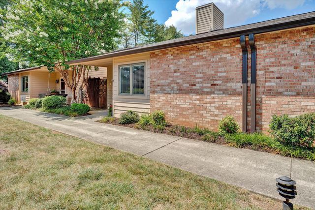 411 Windward DR SW 411, Roanoke, VA 24018