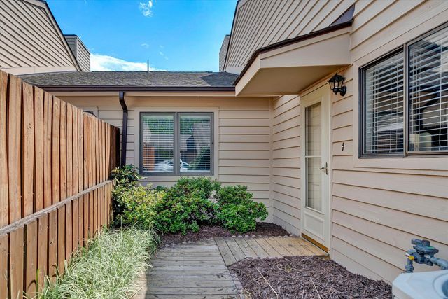411 Windward DR SW 411, Roanoke, VA 24018