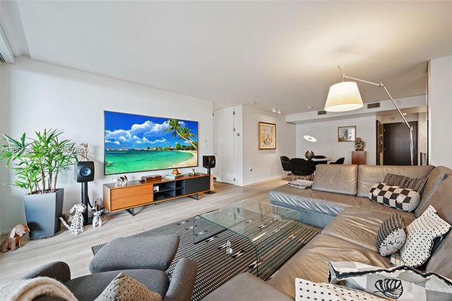 2901 S Bayshore Drive 8E, Coconut Grove, FL 33133