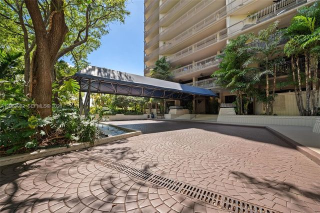 2901 S Bayshore Drive 8E, Coconut Grove, FL 33133