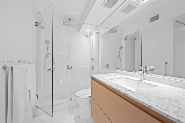 2901 S Bayshore Drive 8E, Coconut Grove, FL 33133