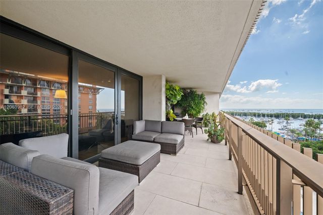 2901 S Bayshore Drive 8E, Coconut Grove, FL 33133