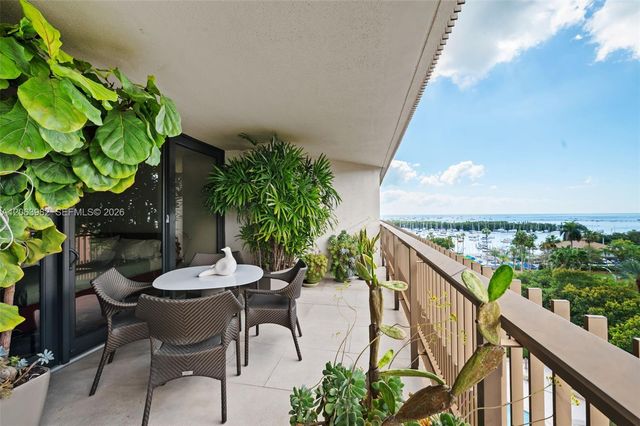 2901 S Bayshore Drive 8E, Coconut Grove, FL 33133
