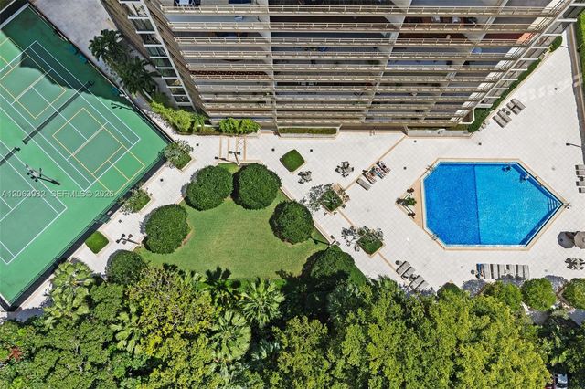 2901 S Bayshore Drive 8E, Coconut Grove, FL 33133