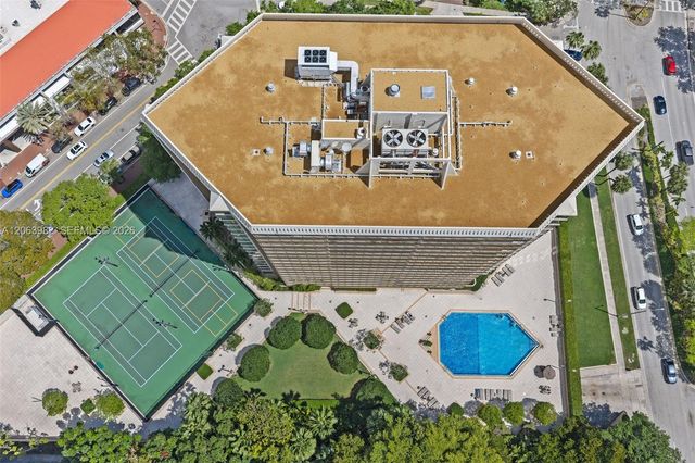 2901 S Bayshore Drive 8E, Coconut Grove, FL 33133