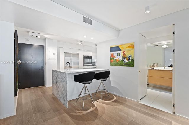 2901 S Bayshore Drive 8E, Coconut Grove, FL 33133