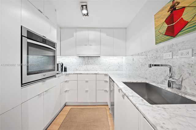 2901 S Bayshore Drive 8E, Coconut Grove, FL 33133