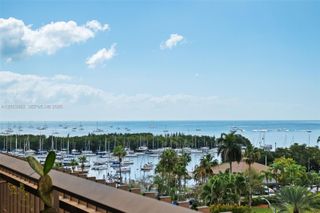 2901 S Bayshore Drive 8E, Coconut Grove, FL 33133
