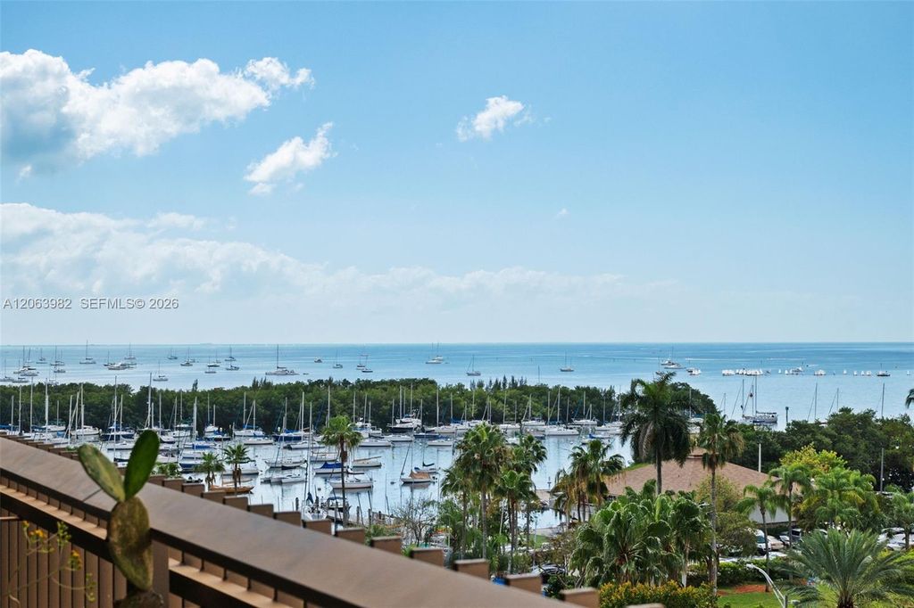 2901 S Bayshore Drive 8E, Coconut Grove, FL 33133