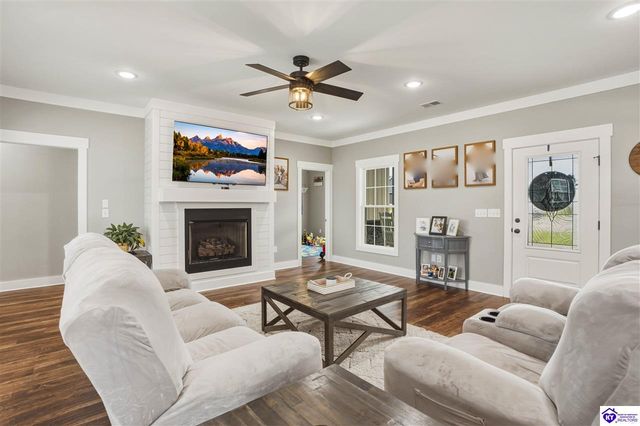 62 Martha Miles Ct, Brandenburg, KY 40108