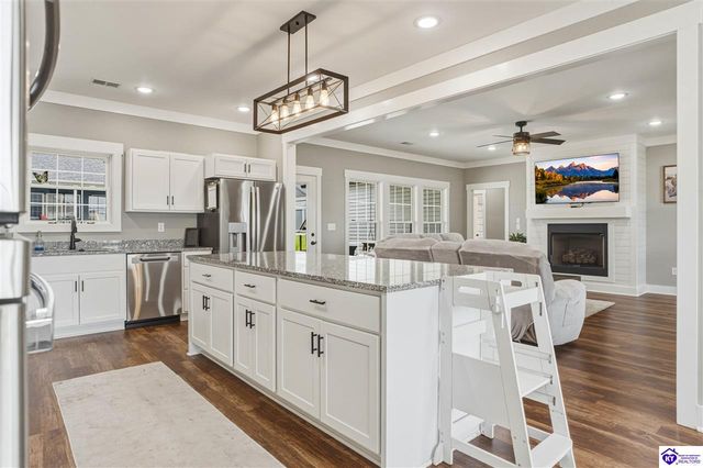 62 Martha Miles Ct, Brandenburg, KY 40108