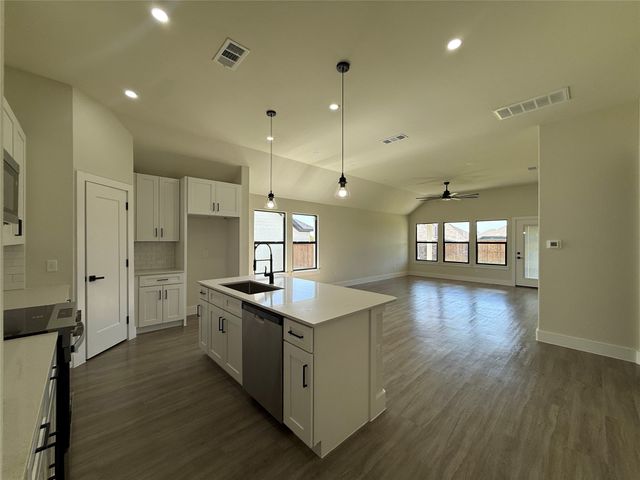 209 Reliance Road, Godley, TX 76044