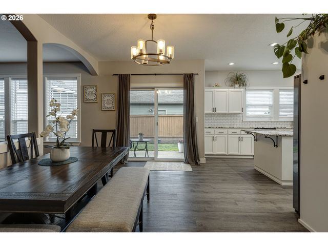 4889 WHITEWATER St, Salem, OR 97305