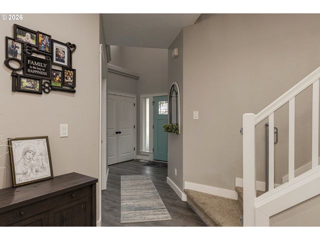 4889 WHITEWATER St, Salem, OR 97305