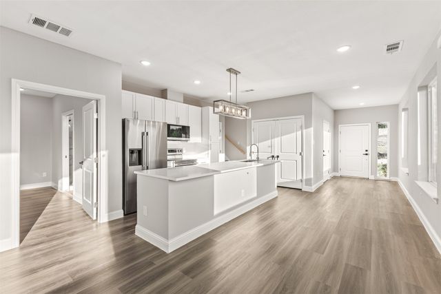 825 Premier Parkway, Grand Prairie, TX 75051