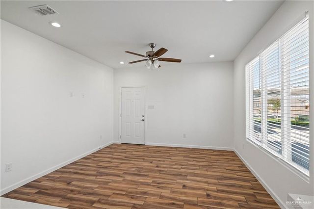 2105 E Viviana Street 4, Edinburg, TX 78542