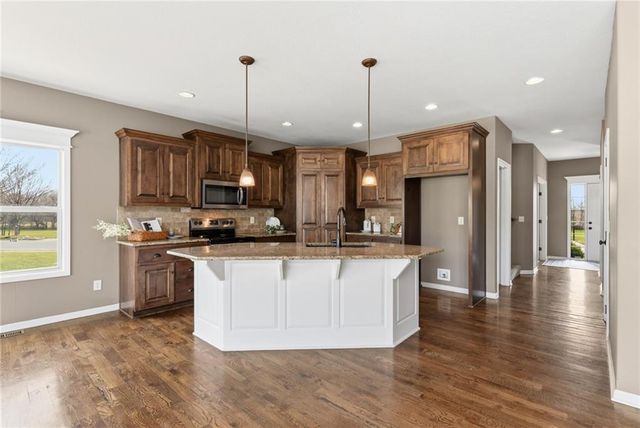 1500 Whispering Ridge, Pleasant Hill, MO 64080