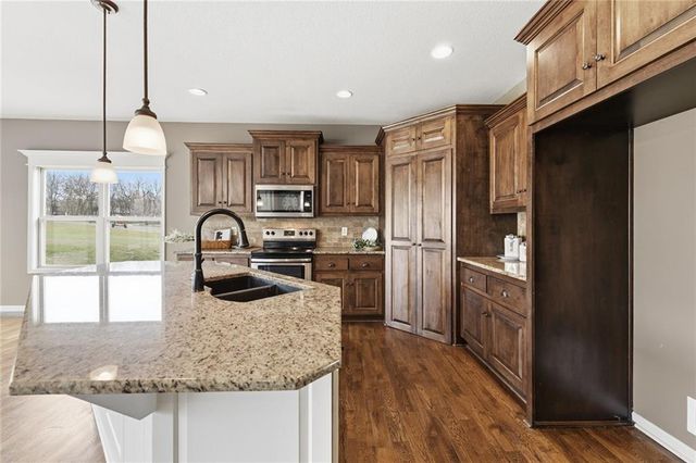 1500 Whispering Ridge, Pleasant Hill, MO 64080