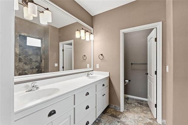 1500 Whispering Ridge, Pleasant Hill, MO 64080