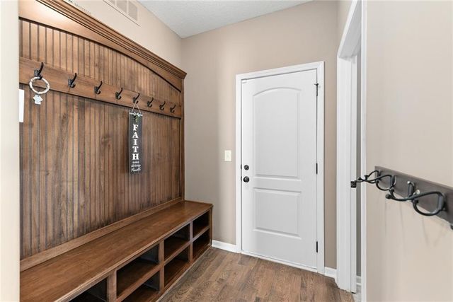 1500 Whispering Ridge, Pleasant Hill, MO 64080