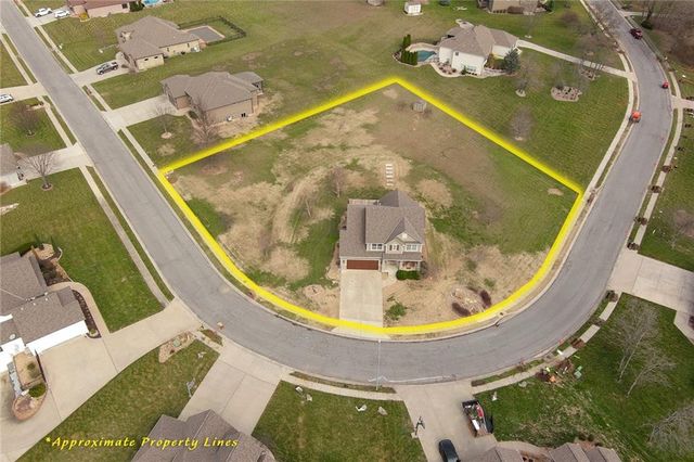 1500 Whispering Ridge, Pleasant Hill, MO 64080