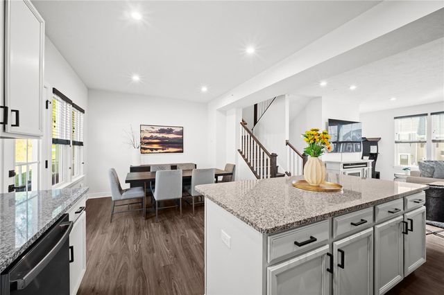 452 Greenwood Dr, North Strabane, PA 15317