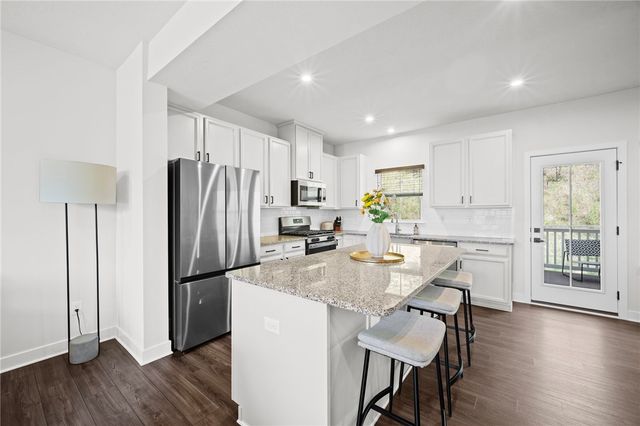 452 Greenwood Dr, North Strabane, PA 15317