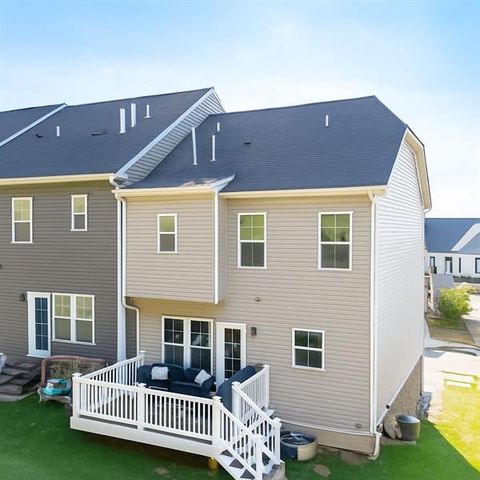 452 Greenwood Dr, North Strabane, PA 15317