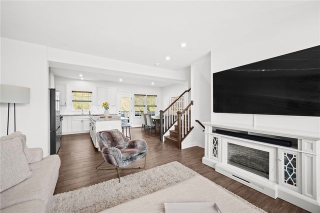 452 Greenwood Dr, North Strabane, PA 15317