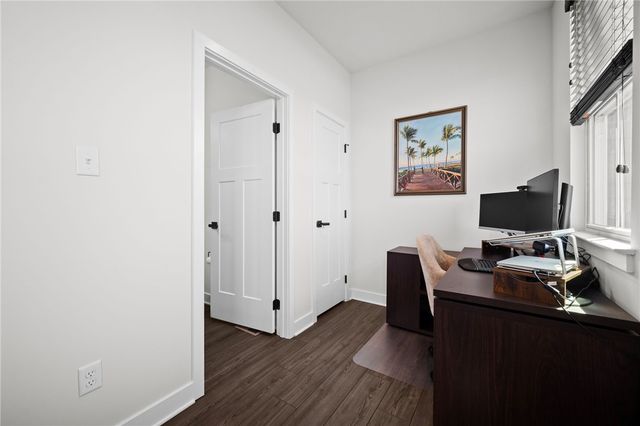 452 Greenwood Dr, North Strabane, PA 15317