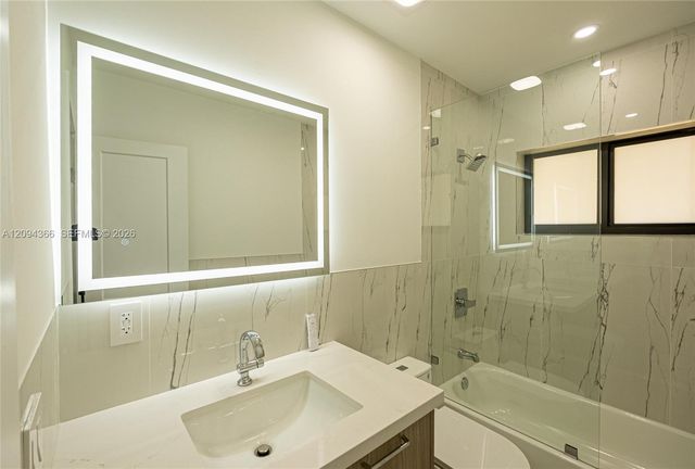14515 Mahogany Court, Miami Lakes, FL 33014