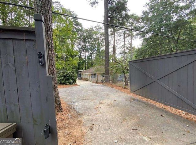 866 Buckner Road SE, Mableton, GA 30126