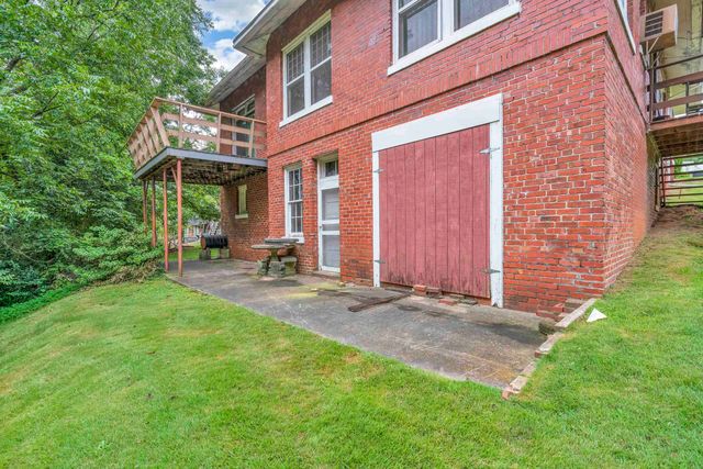 2 Robinsview Lane, Spartanburg, SC 29301