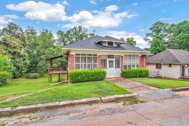 2 Robinsview Lane, Spartanburg, SC 29301