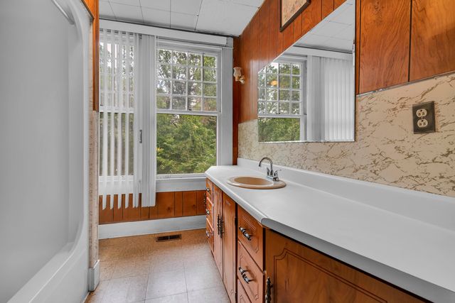2 Robinsview Lane, Spartanburg, SC 29301
