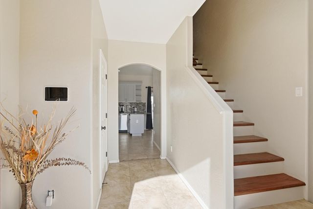 705 6th Street NE, Rio Rancho, NM 87124