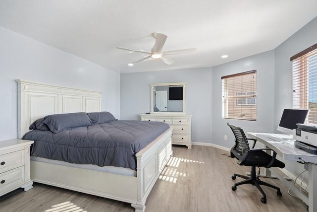 705 6th Street NE, Rio Rancho, NM 87124