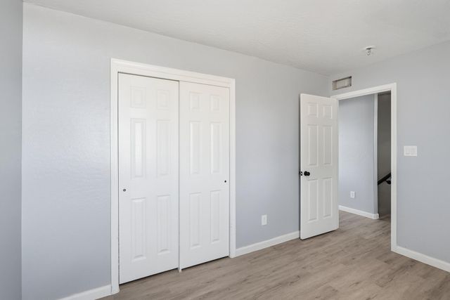 705 6th Street NE, Rio Rancho, NM 87124