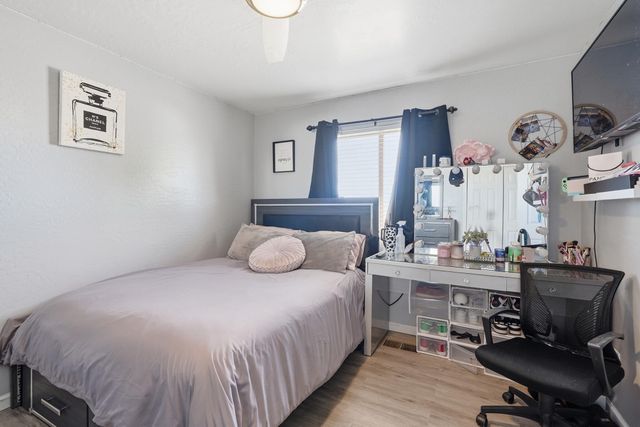 705 6th Street NE, Rio Rancho, NM 87124
