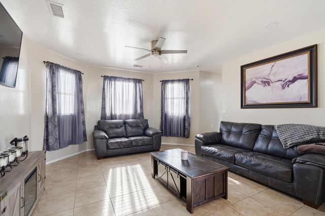 705 6th Street NE, Rio Rancho, NM 87124