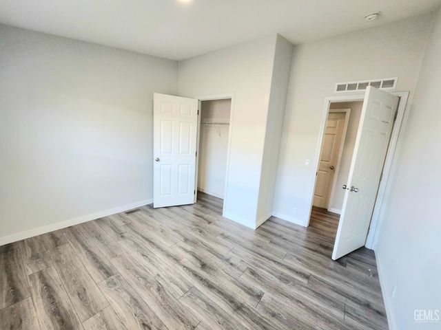 258 Mary Kay Ln, Bakersfield, CA 93308